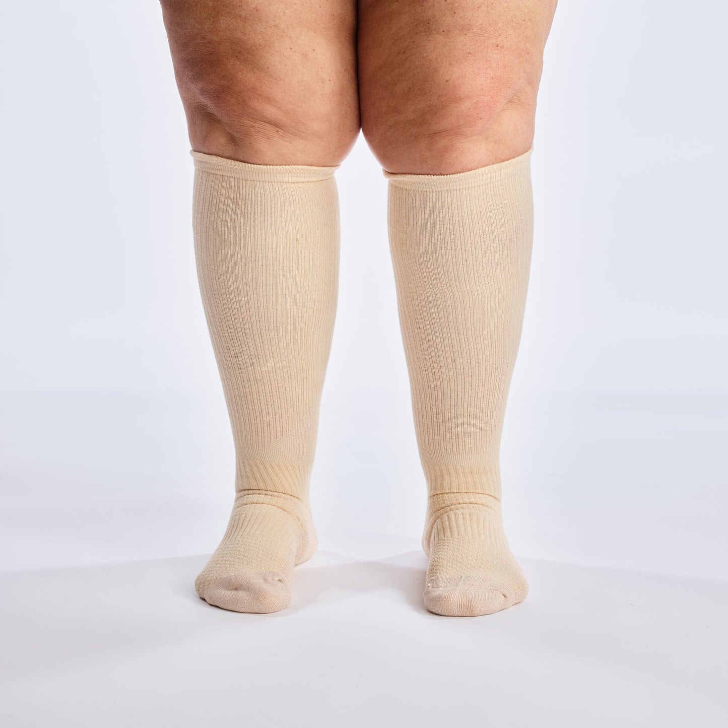 Beige Stödstrumpor för Män & Kvinnor, Kompression, Sömlös Tå, Bambu, Vadderade sulor, Diasocks